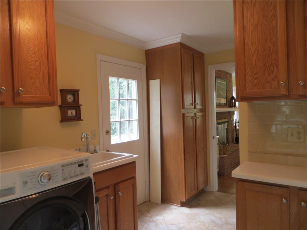 113 Tree Farm Road Fox Chapel, PA 15238 - Photo 20 of 22 Laundry/mud room on 1st floor