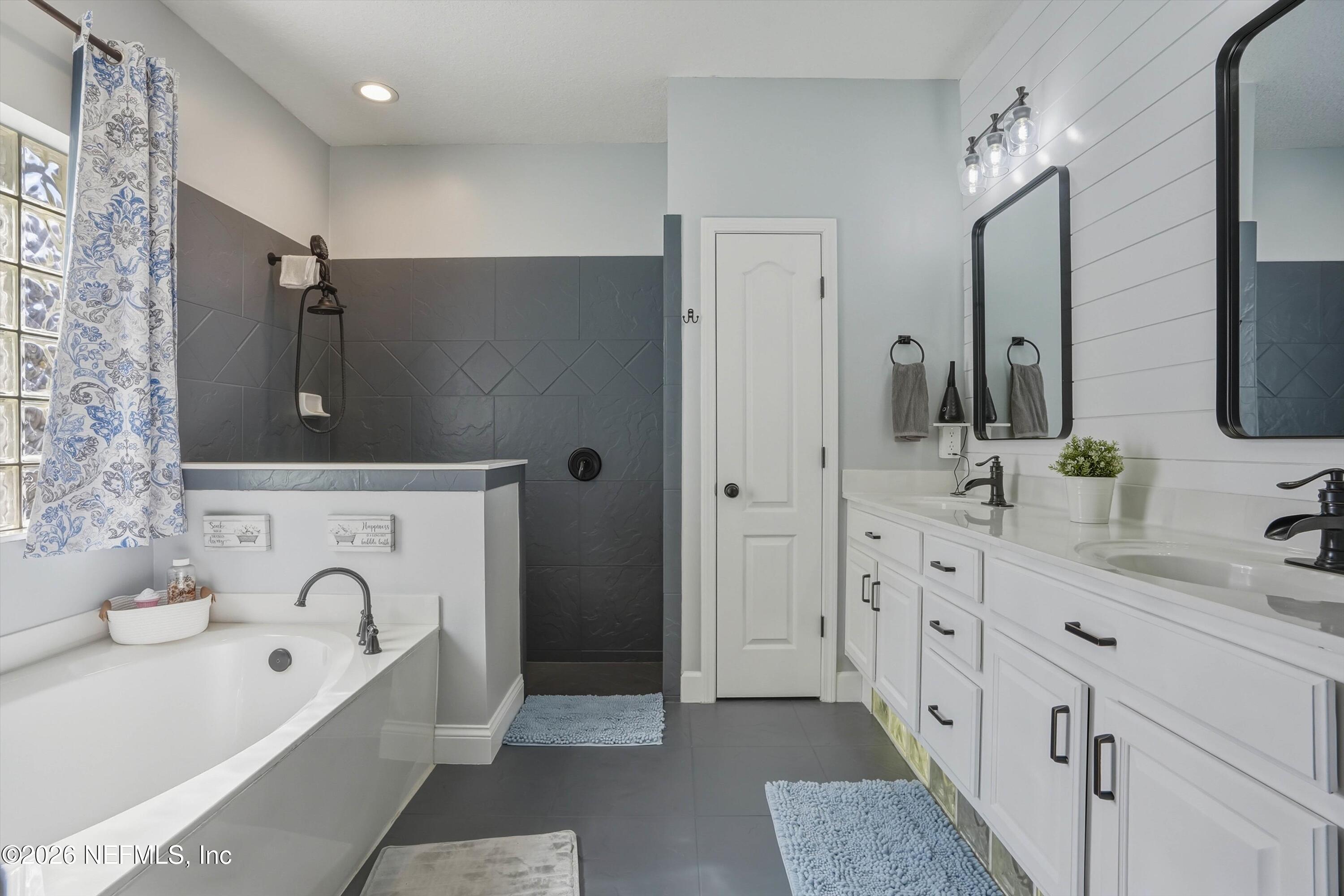 2918 Grande Oaks Way Fleming Island, FL 32003 - Photo 27 of 54 Primary Bathroom