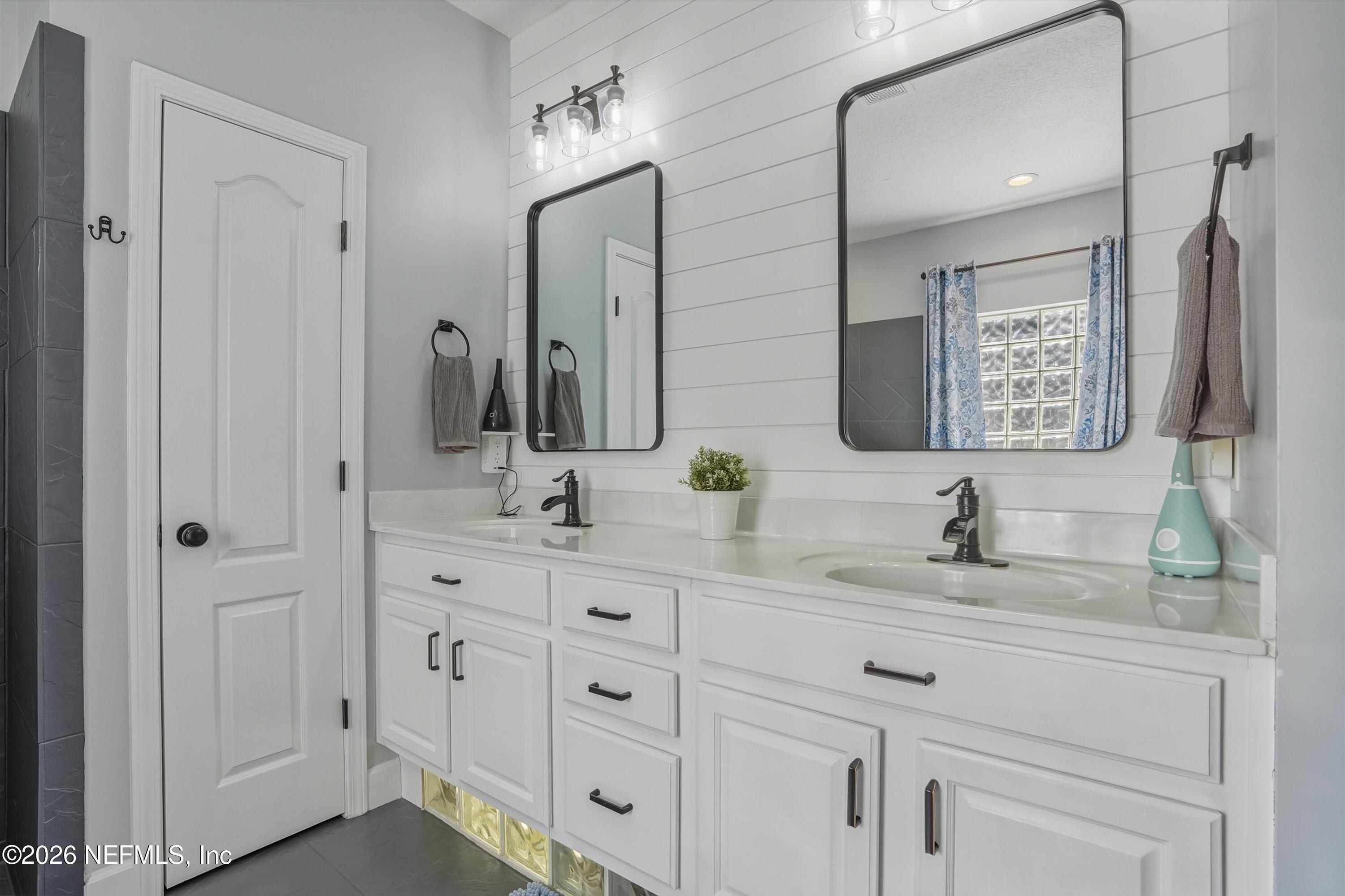2918 Grande Oaks Way Fleming Island, FL 32003 - Photo 28 of 54 Primary Bathroom