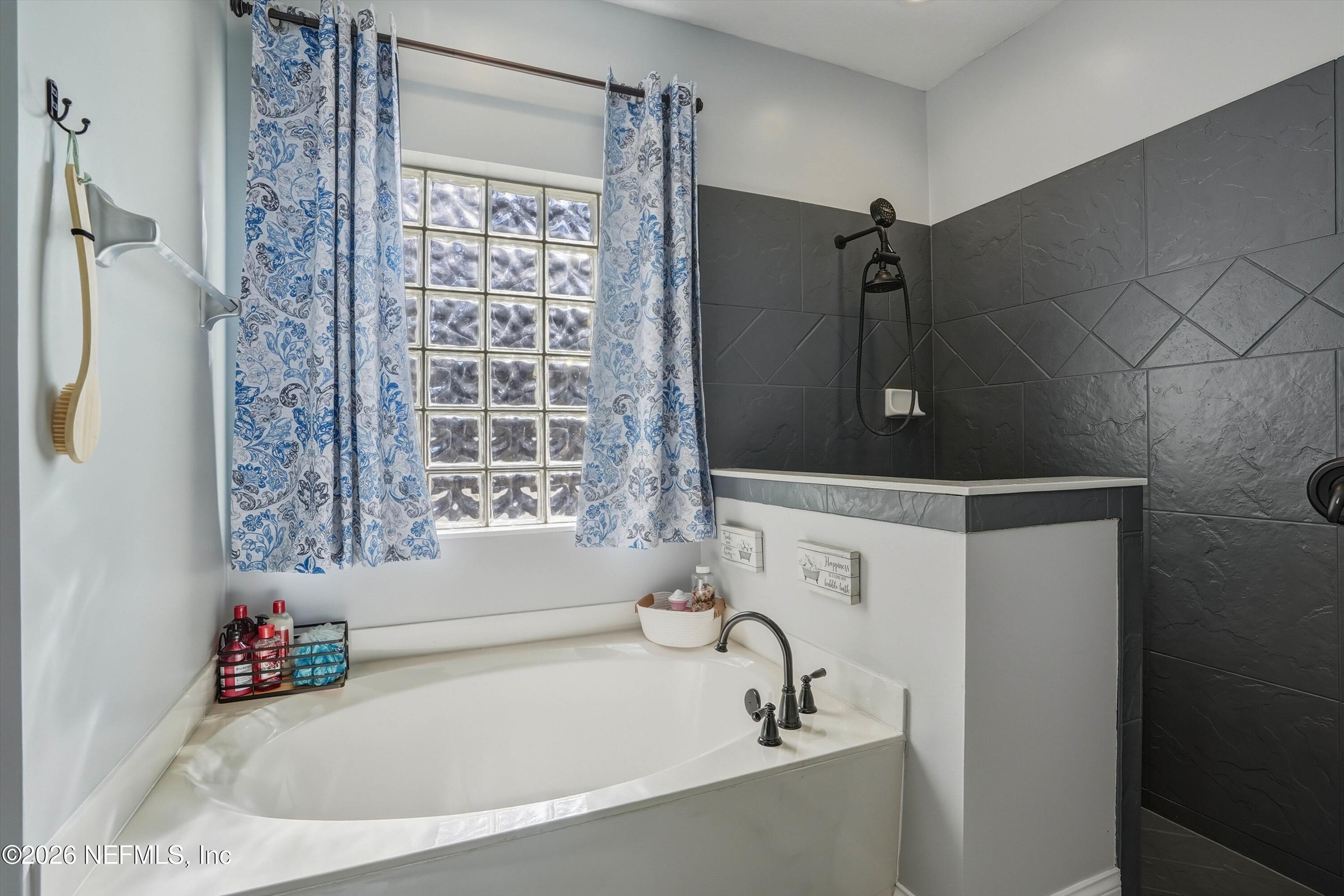 2918 Grande Oaks Way Fleming Island, FL 32003 - Photo 29 of 54 Primary Bathroom