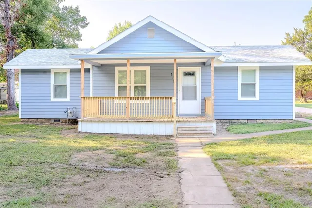 $119,500 | 917 Adams Street, Fredonia, KS 66736