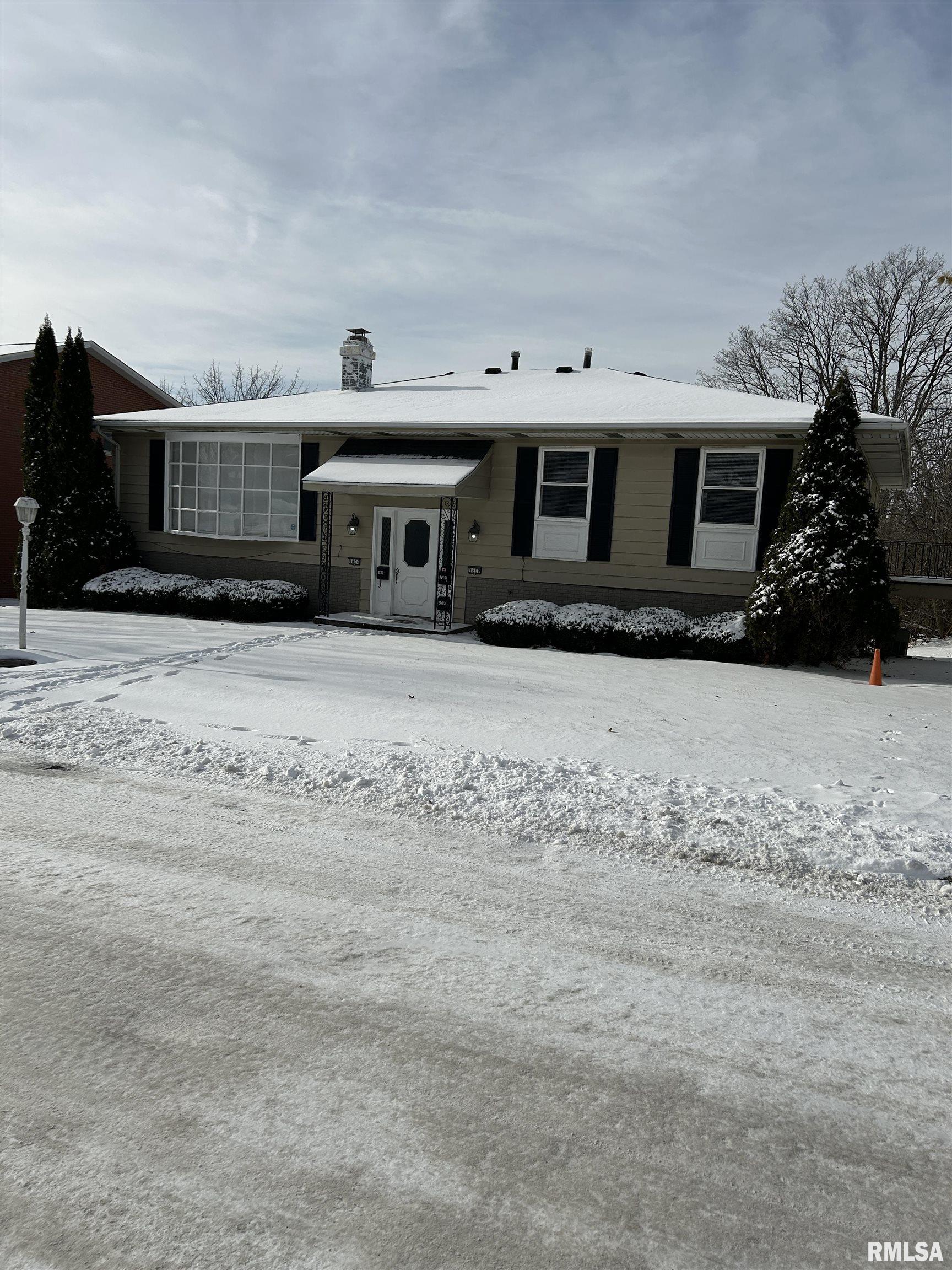1608 West Tiffany Court Peoria, IL 61614 - Photo 1 of 18