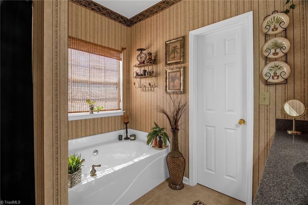 157 Calvin Street High Point, NC 27262 - Photo 20 of 25