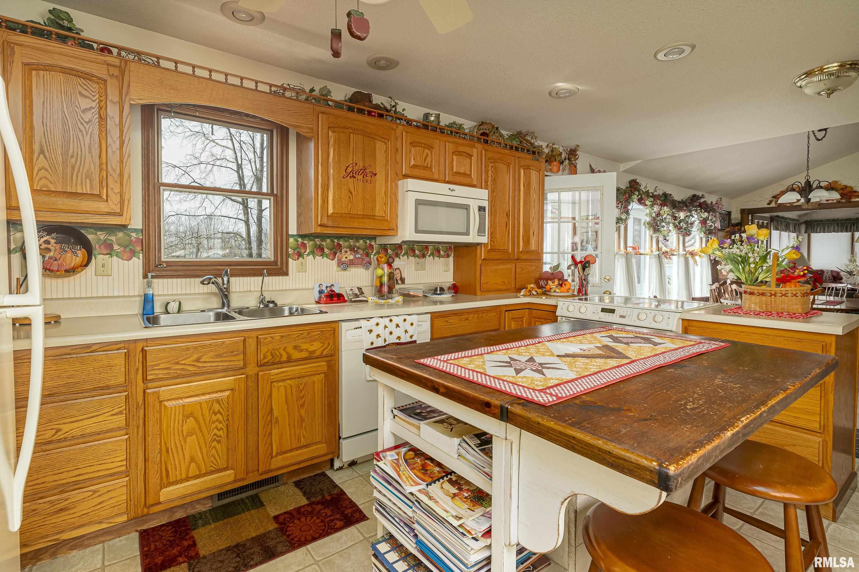 12040 Deer Run Road Marion, IL 62959 - Photo 14 of 36 Gallery Image 14