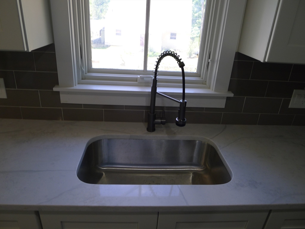 4 Cranberry Meadow Shore Road Charlton, MA 01507 - Photo 5 of 16