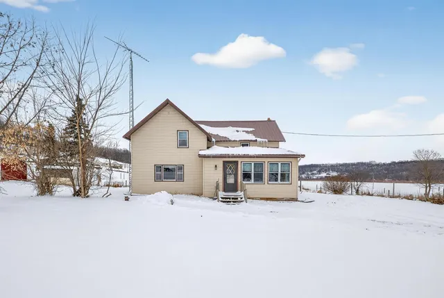 $375,000 | 10443 State Highway 30, Chatfield, MN 55923