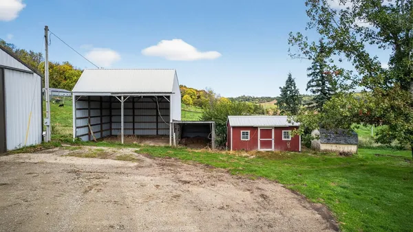 $355,000 | 10443 State Highway 30, Chatfield, MN 55923