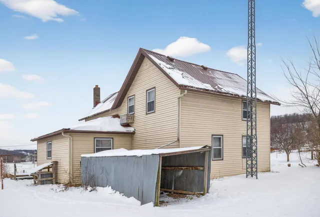 $375,000 | 10443 State Highway 30, Chatfield, MN 55923