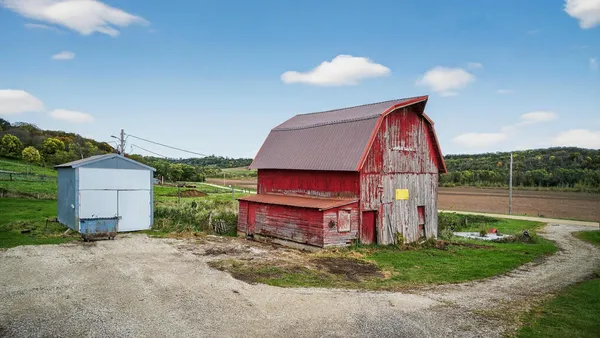 $355,000 | 10443 State Highway 30, Chatfield, MN 55923