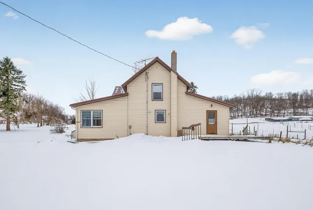 $375,000 | 10443 State Highway 30, Chatfield, MN 55923