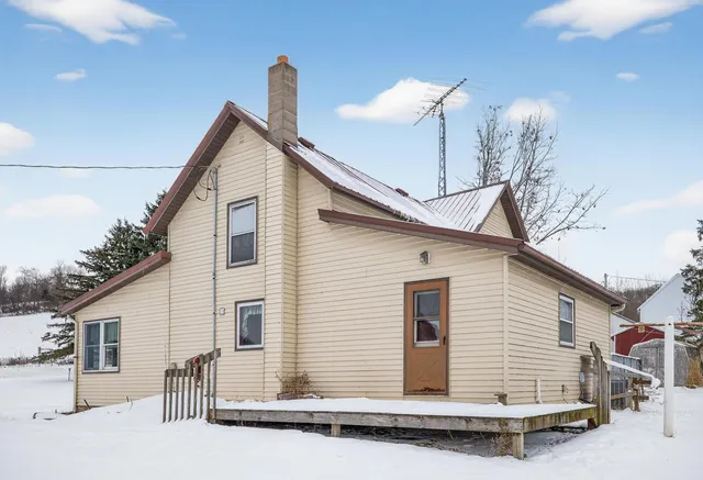 $375,000 | 10443 State Highway 30, Chatfield, MN 55923