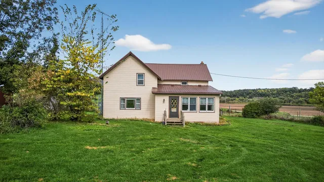 $375,000 | 10443 State Highway 30, Chatfield, MN 55923