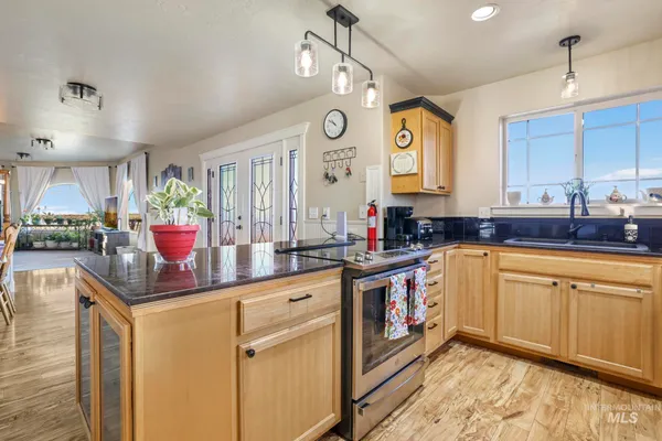 $658,000 | 560 Riverview Drive, Gooding, ID 83330