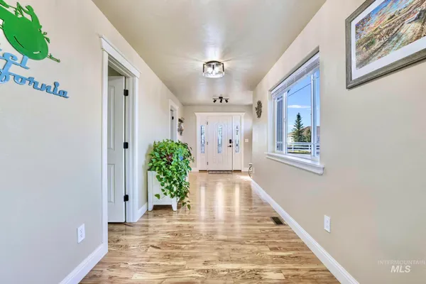 $658,000 | 560 Riverview Drive, Gooding, ID 83330