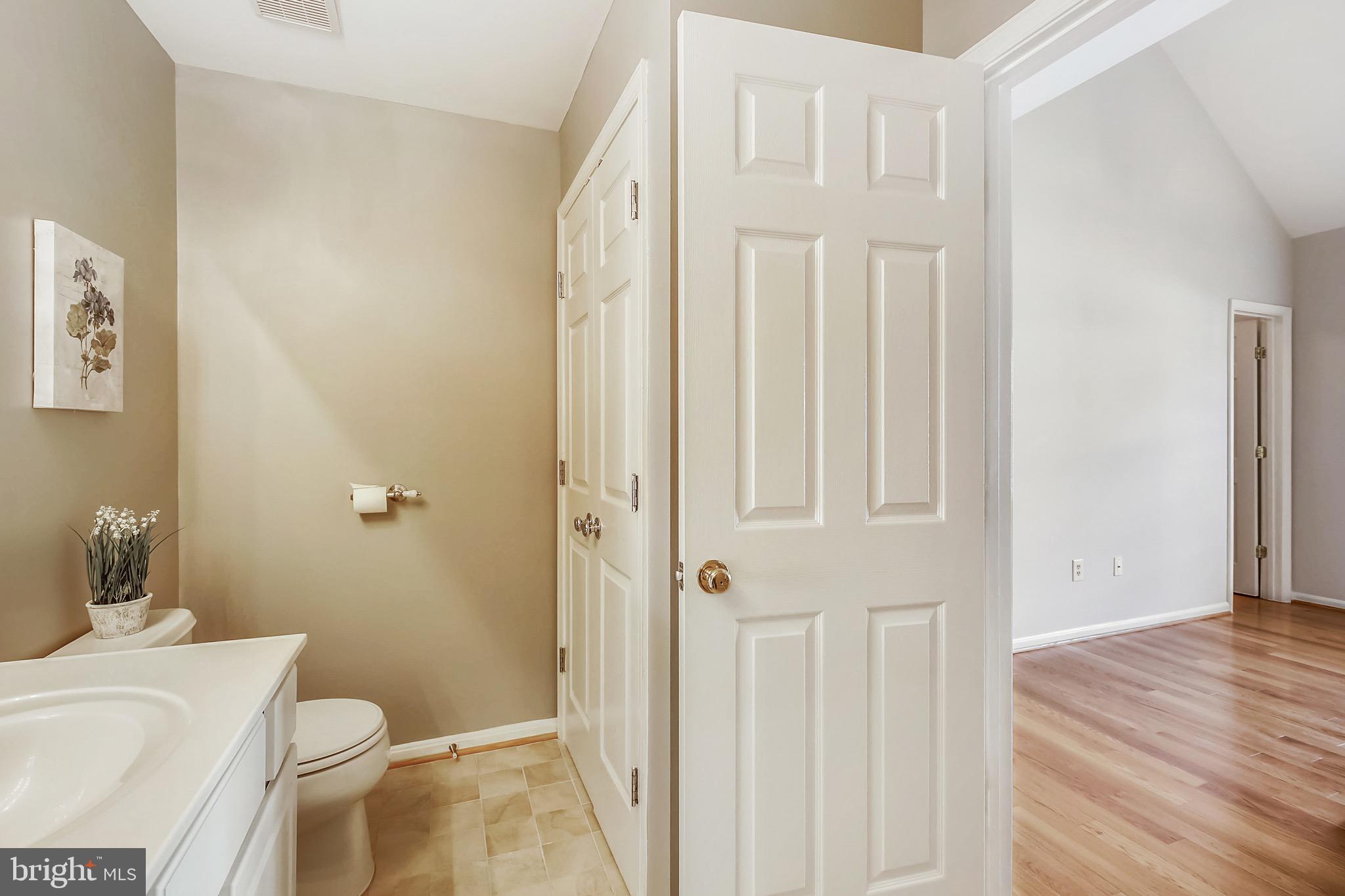 12157 Amber Ridge Circle Germantown, MD 20876 - Photo 24 of 36 Primary Bath