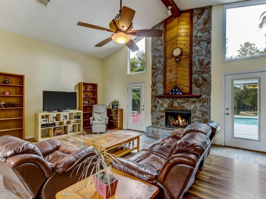 5335 Raccoon Ridge Court Jacksonville, FL 32258 - Photo 6 of 32 5335 Raccoon Ridge Ct-010-23-Living Room
