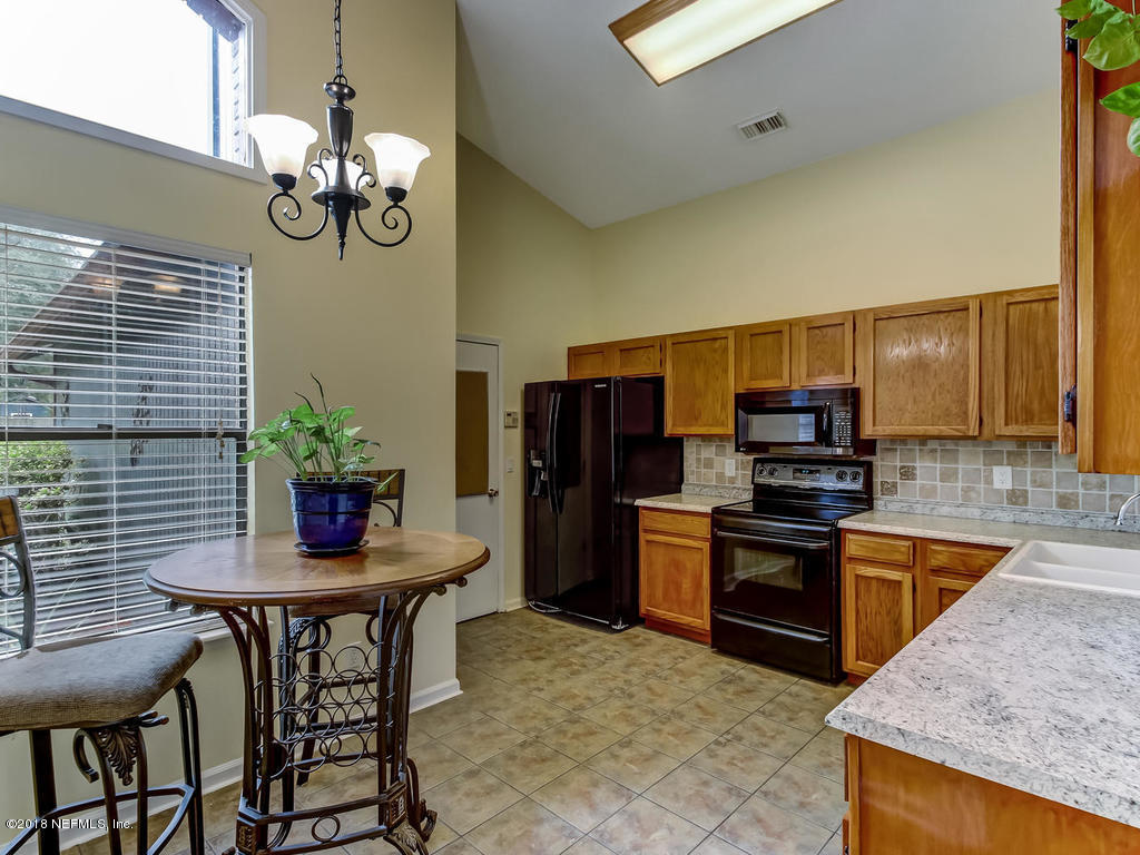 5335 Raccoon Ridge Court Jacksonville, FL 32258 - Photo 9 of 32 5335 Raccoon Ridge Ct-013-29-Breakfast A