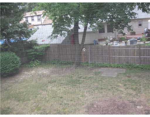 59 Edgehill Road Warwick, RI 02889 - Photo 4 of 11 Yard/Garden.