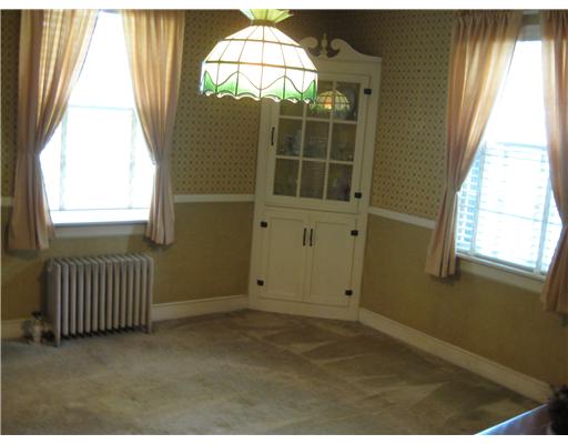 59 Edgehill Road Warwick, RI 02889 - Photo 8 of 11 Dining Room.