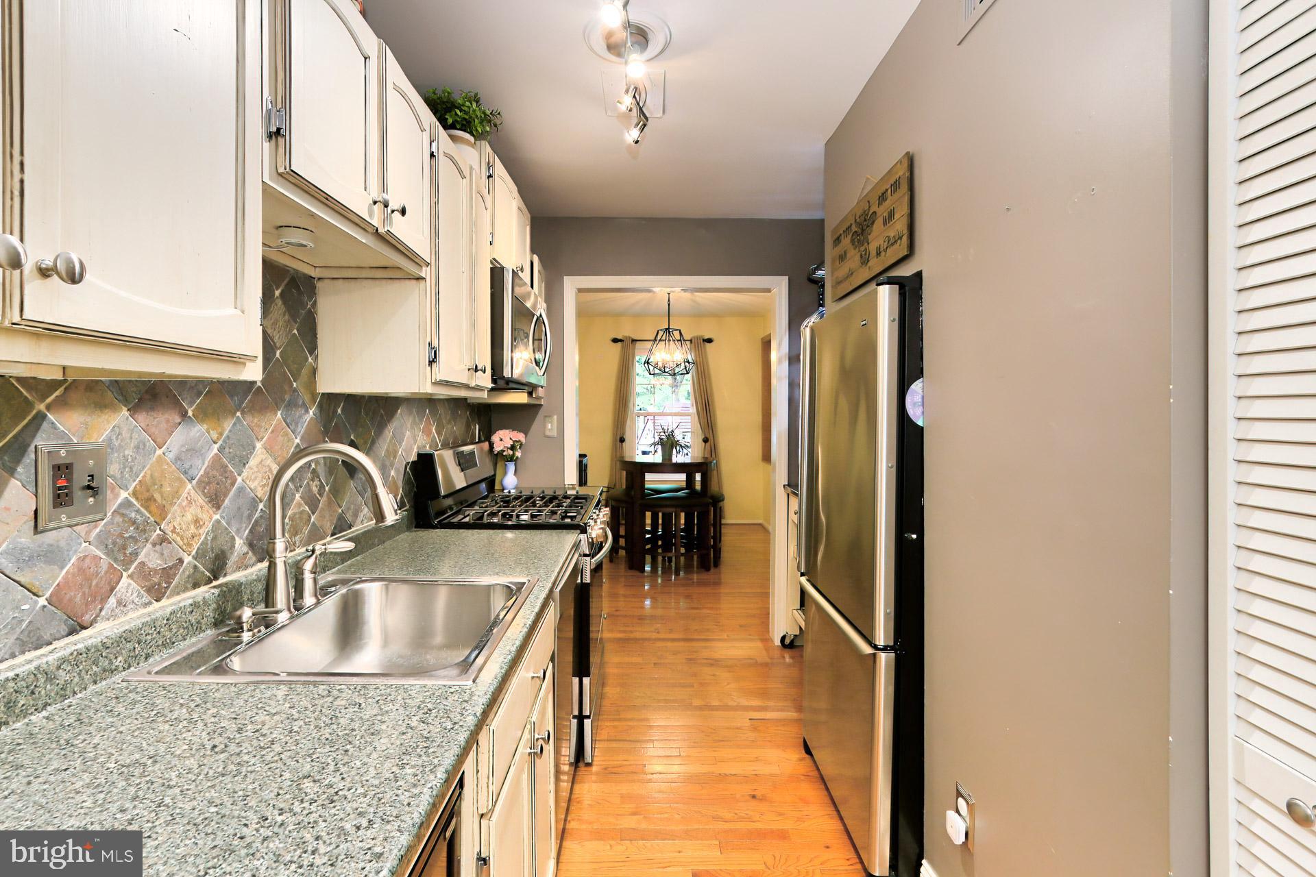 2404 Wanda Way Reston, VA 20191 - Photo 6 of 34 SS Appliances: Dishwasher, Fridge, GAS Range, Micr
