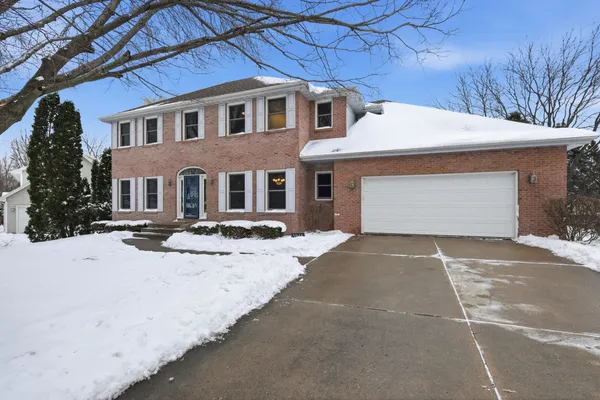 $749,900 | 5948 Woods Edge Road, Fitchburg, WI 53711