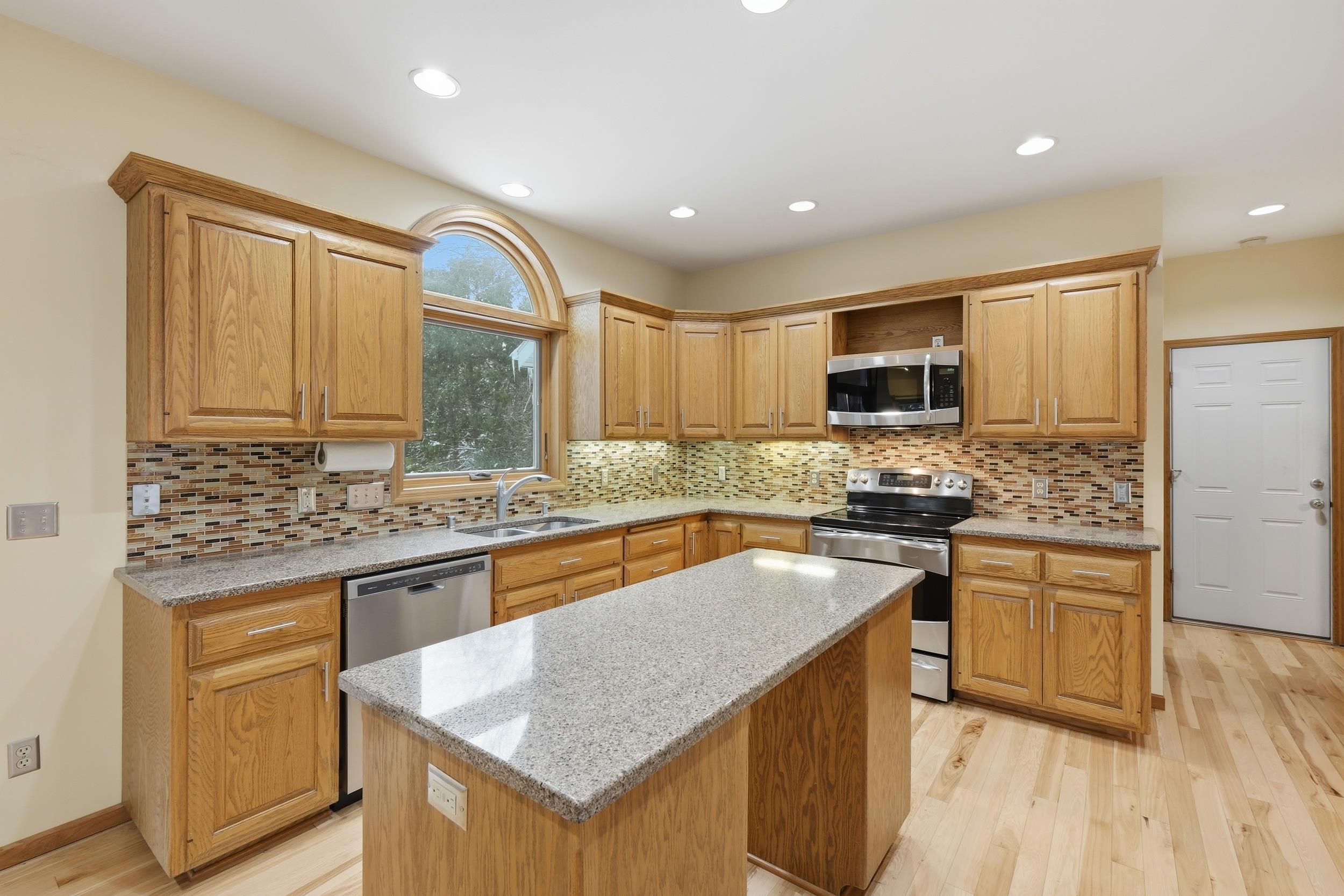 5948 Woods Edge Road Fitchburg, WI 53711 - Photo 11 of 53