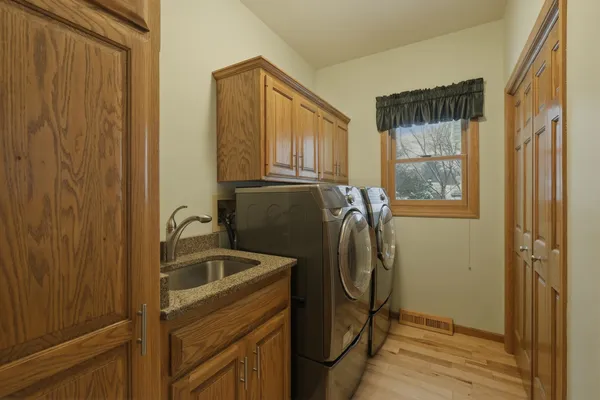 $749,900 | 5948 Woods Edge Road, Fitchburg, WI 53711