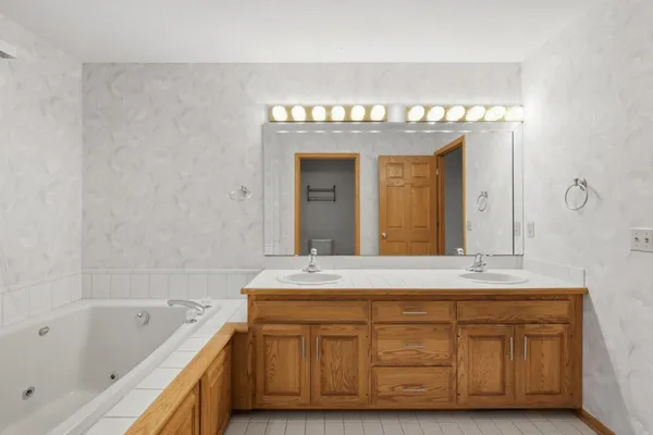 $749,900 | 5948 Woods Edge Road, Fitchburg, WI 53711