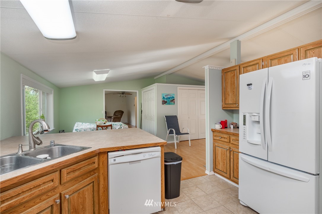4541 Lyon Road Oak Harbor, WA 98277 - Photo 12 of 34 Gallery Image 12