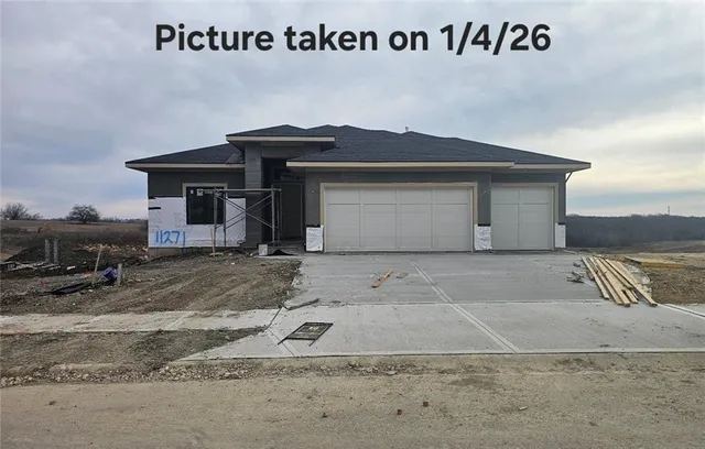 $898,500 | 11271 South Sunray Drive, Olathe, KS 66061