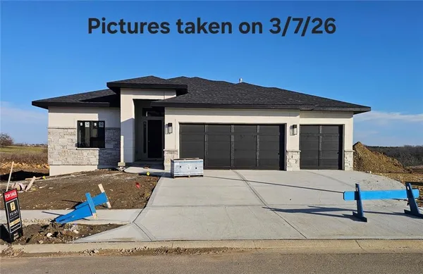 $947,850 | 11271 South Sunray Drive, Olathe, KS 66061