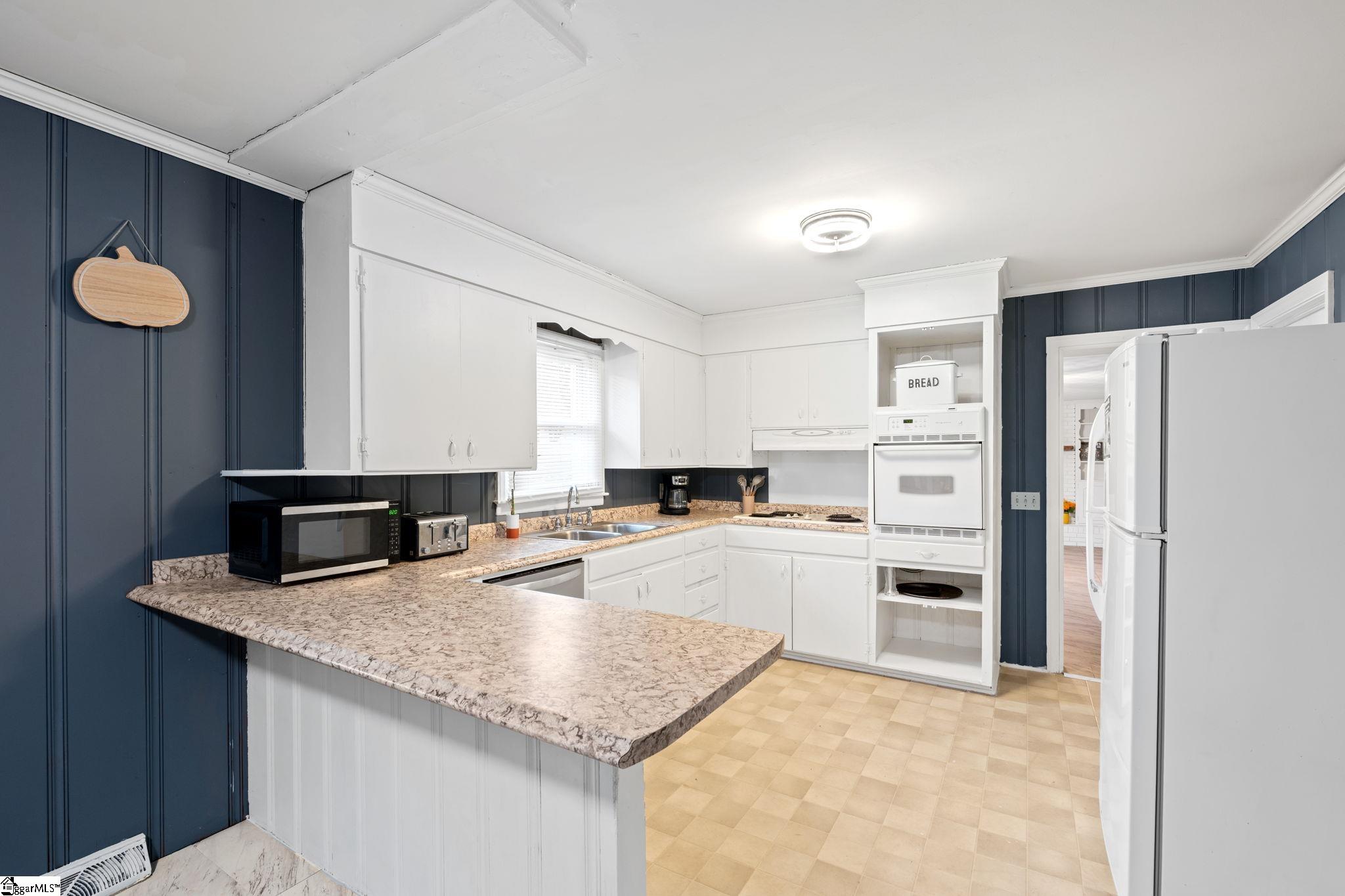 912 South Main Street Greer, SC 29650 - Photo 5 of 15