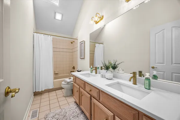 $675,000 | 1692 Sauk Drive, Batavia, IL 60510