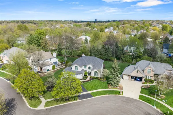 $675,000 | 1692 Sauk Drive, Batavia, IL 60510
