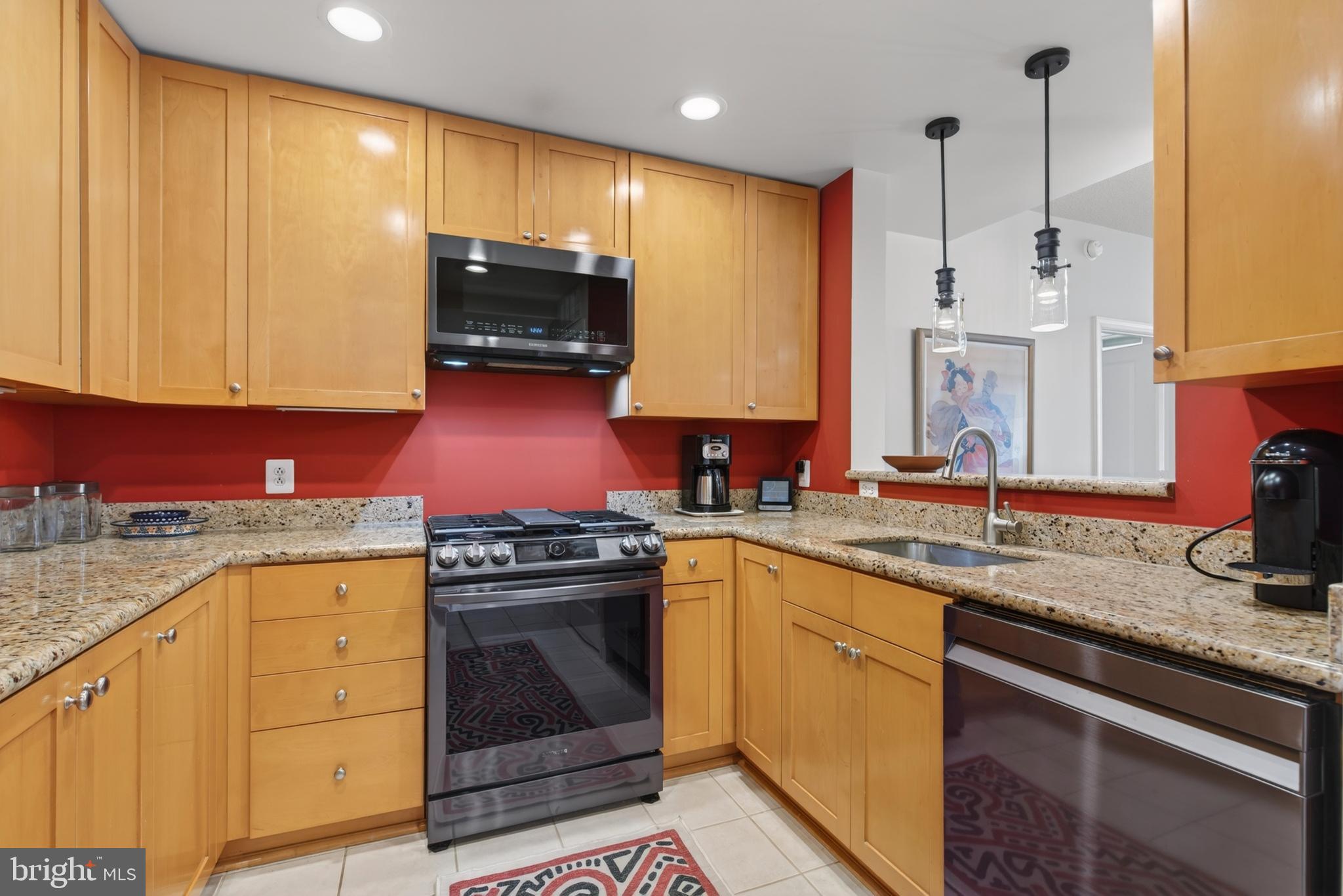 3650 South Glebe Road, Unit 642 Arlington, VA 22202 - Photo 9 of 36 Kitchen