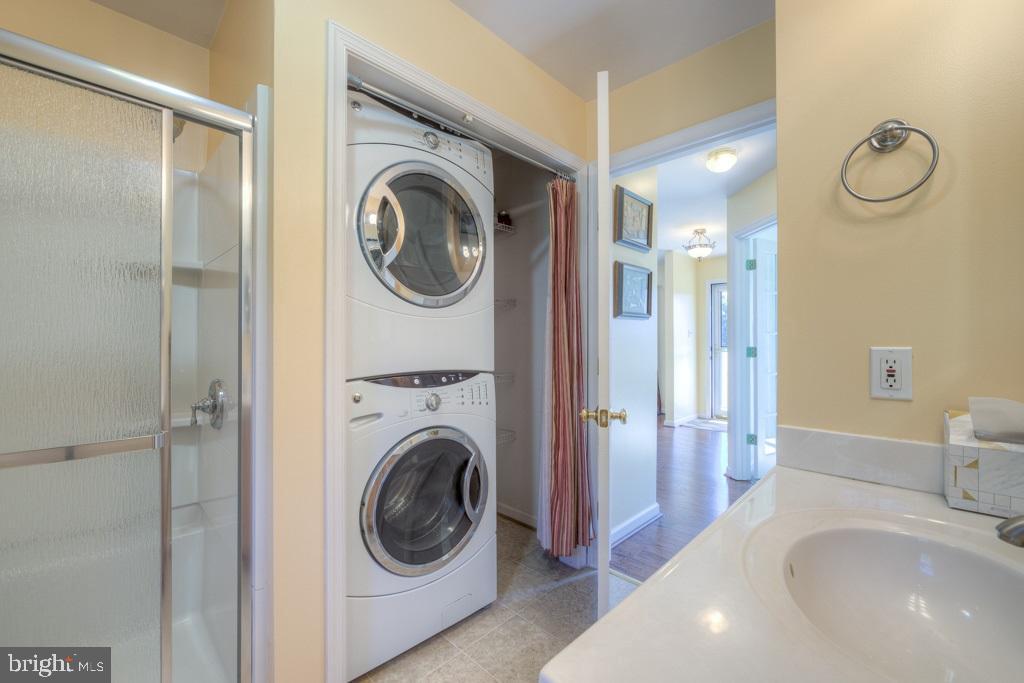 9288 Stonegate Lane Rhoadesville, VA 22542 - Photo 25 of 53 Hall bath with closet for washer & dryer conveys