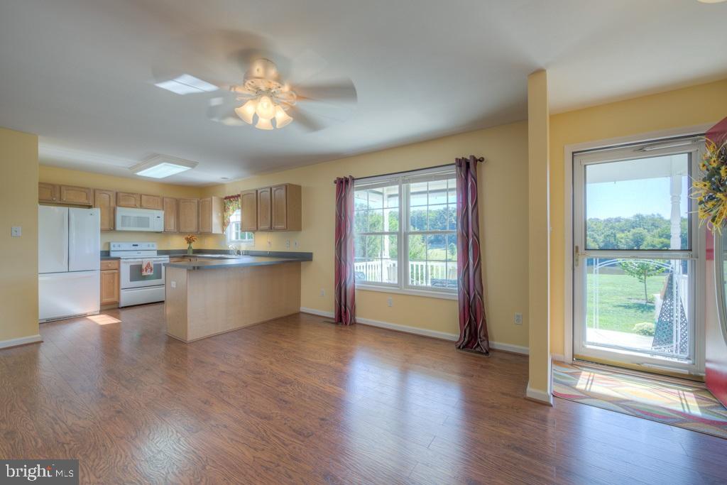 9288 Stonegate Lane Rhoadesville, VA 22542 - Photo 4 of 53 Great Room Open to dining kitchen & halls