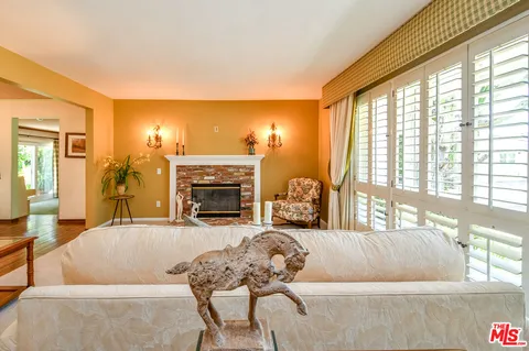 $1,328,000 | 10828 Amigo Avenue, Porter Ranch, CA 91326