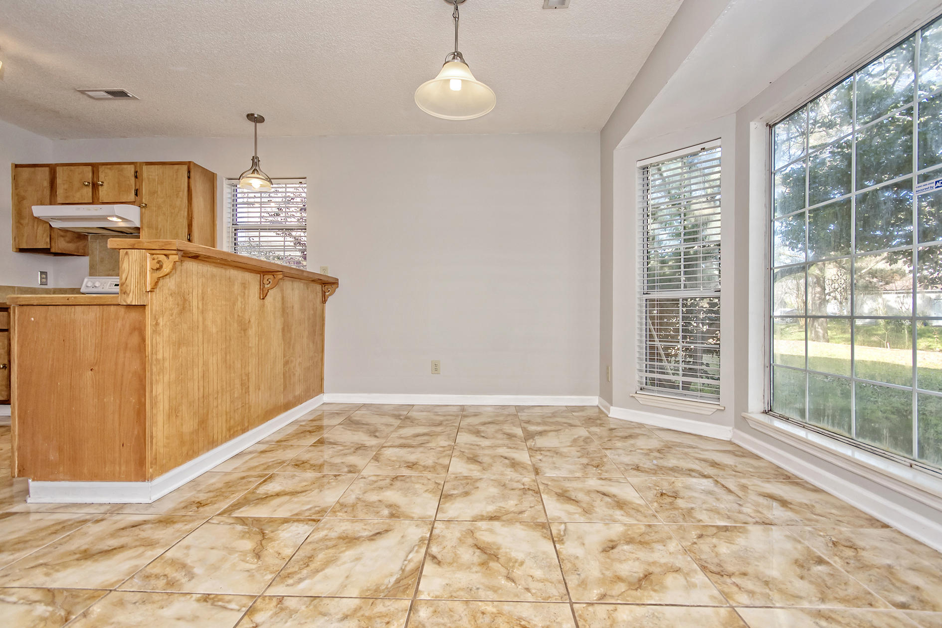 2412 Castlereagh Road Charleston, SC 29414 - Photo 11 of 47 Eating Area
