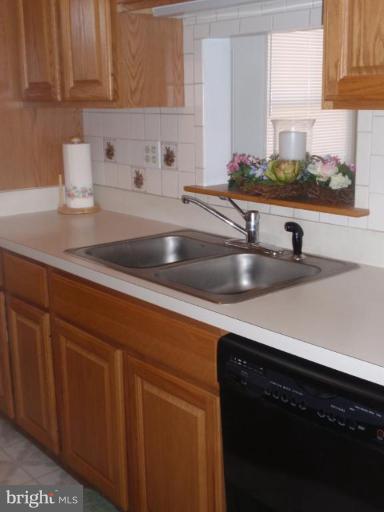 1430 Heather Ridge Court Frederick, MD 21702 - Photo 5 of 26 Kitchen