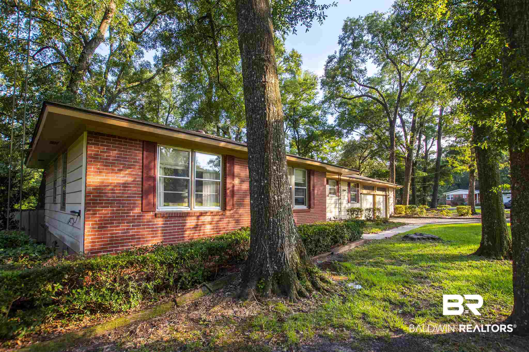 400 Thornton Place Mobile, AL 36609 - Photo 6 of 34