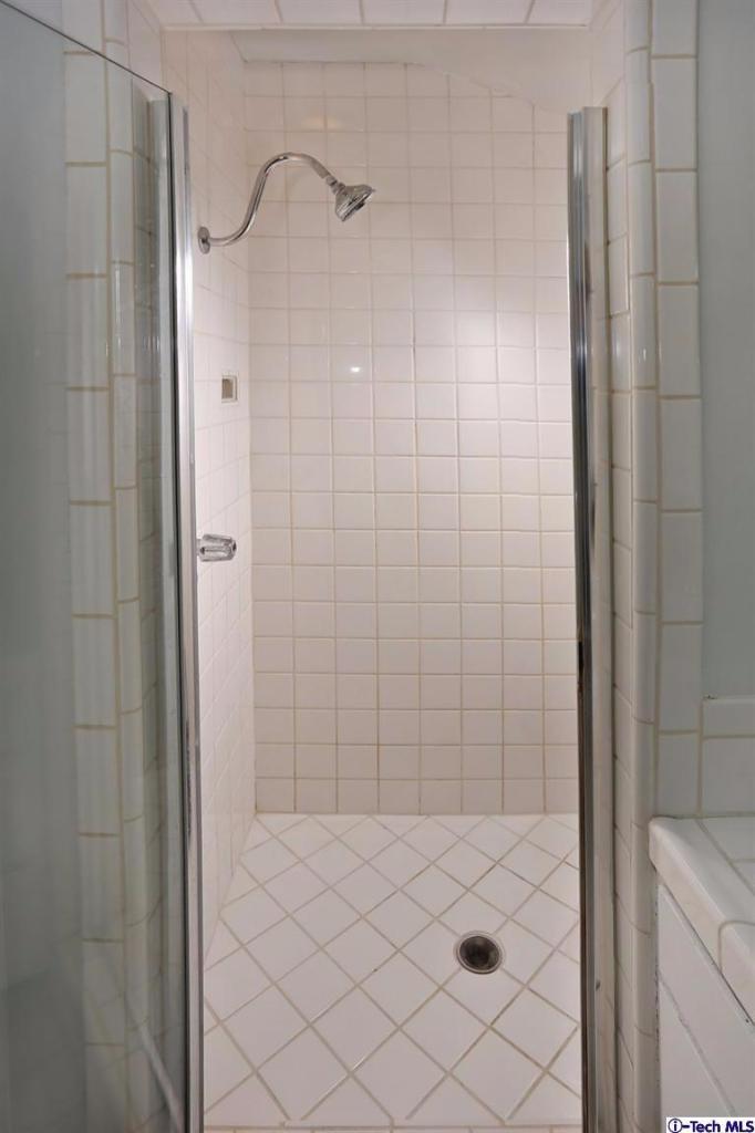 1915 Cañada Boulevard Glendale, CA 91208 - Photo 34 of 42 a bathroom with a shower