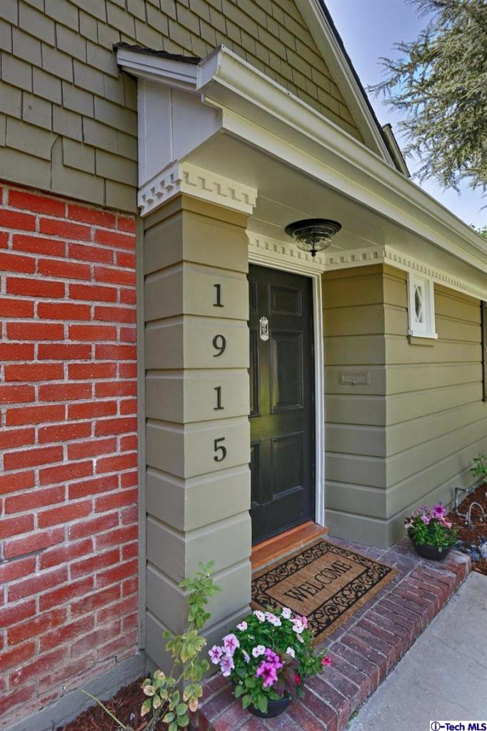 1915 Cañada Boulevard Glendale, CA 91208 - Photo 8 of 42 a view of a door and chair