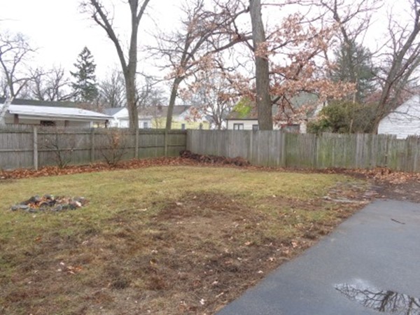 330 Commonwealth Avenue Springfield, MA 01108 - Photo 3 of 12 Gallery Image 3
