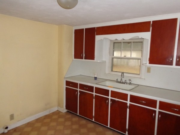 330 Commonwealth Avenue Springfield, MA 01108 - Photo 5 of 12 Gallery Image 5