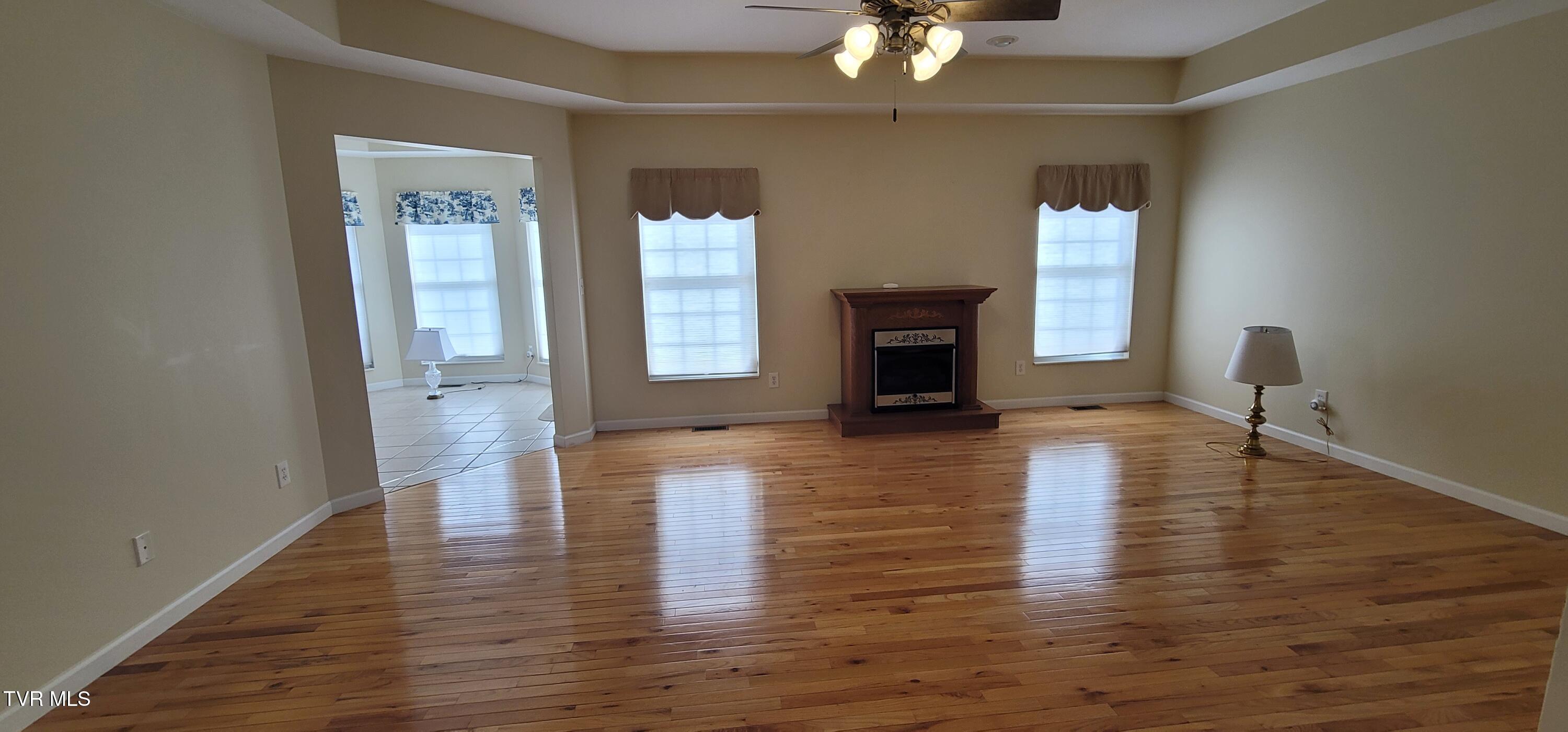 392 Reynolds Road Elizabethton, TN 37643 - Photo 11 of 43 20251108_112321