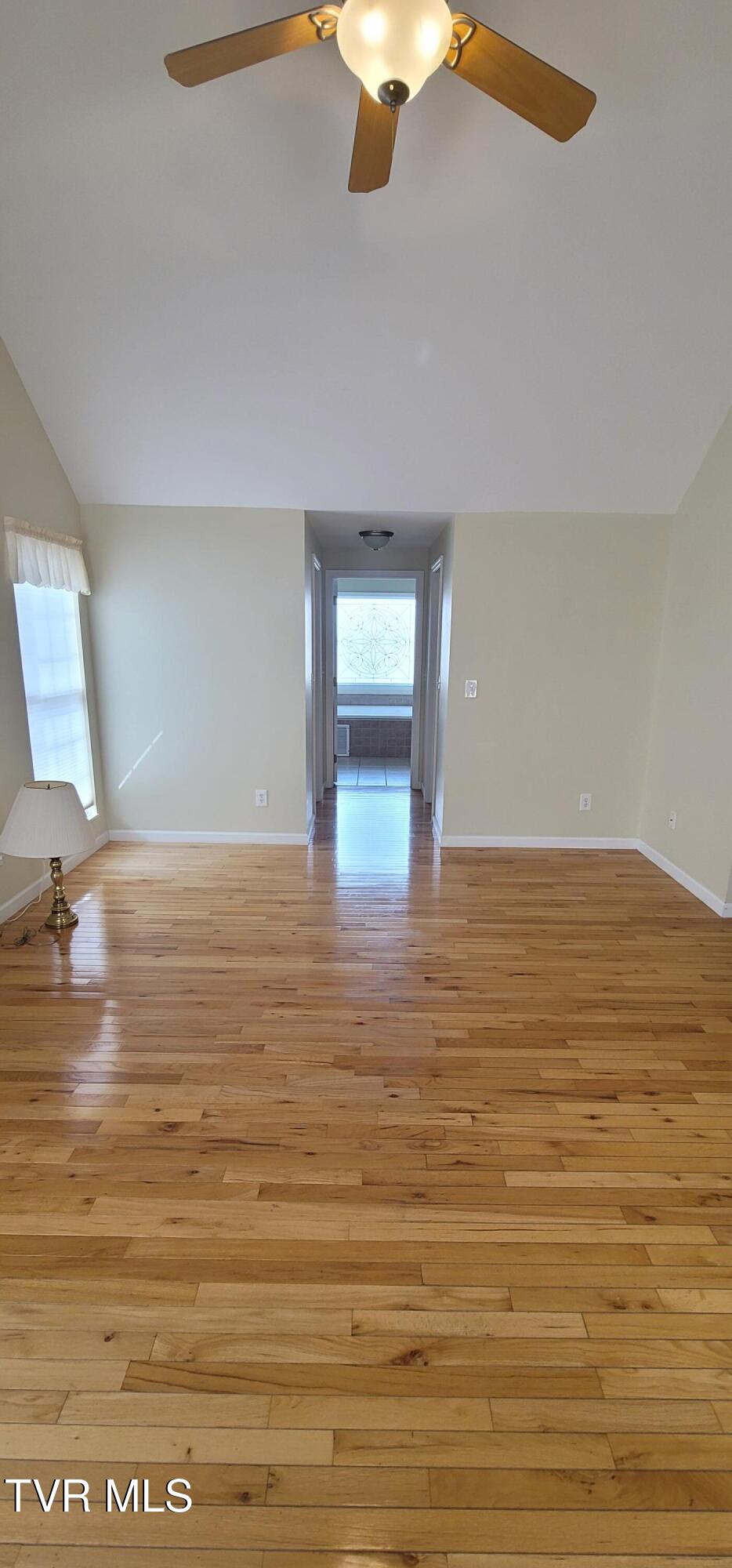 392 Reynolds Road Elizabethton, TN 37643 - Photo 20 of 43 20251108_112153