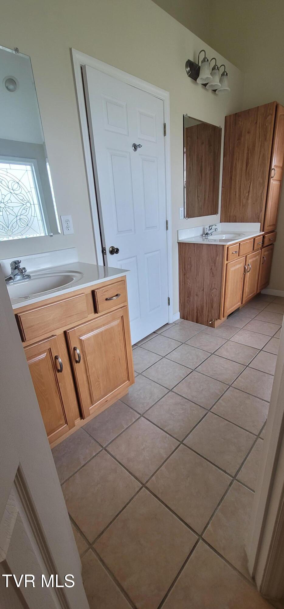 392 Reynolds Road Elizabethton, TN 37643 - Photo 22 of 43 20251108_111939