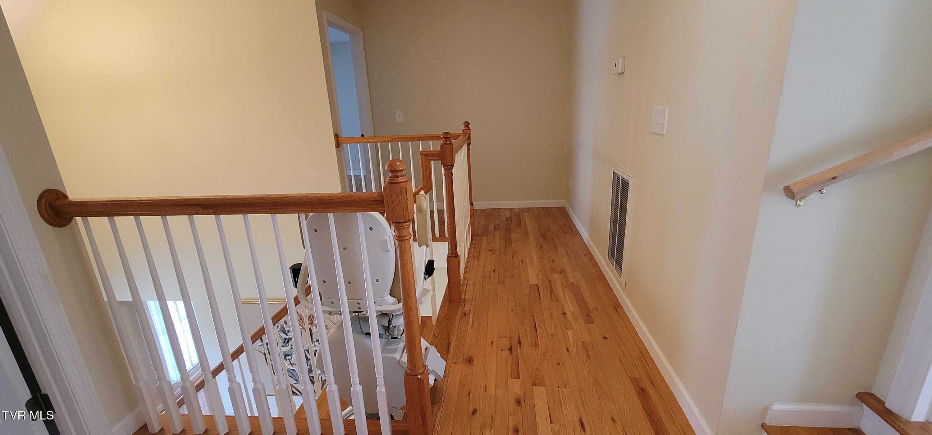 392 Reynolds Road Elizabethton, TN 37643 - Photo 25 of 43 20251108_114014
