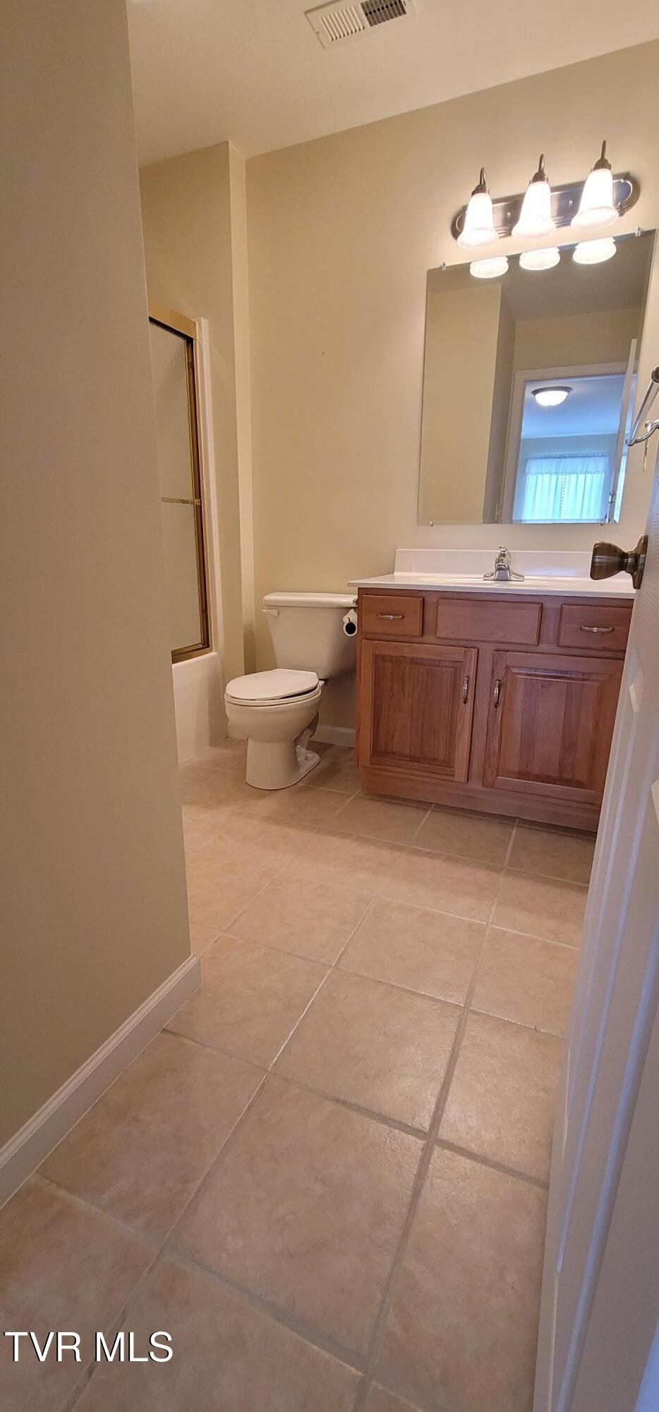 392 Reynolds Road Elizabethton, TN 37643 - Photo 28 of 43 20251108_113416